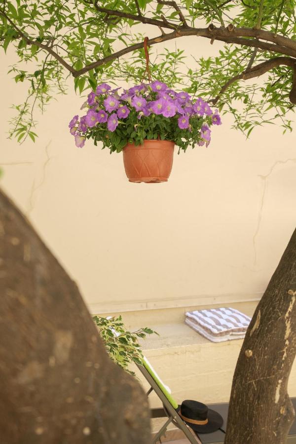 Home With Courtyard In Beating Heart Of Old Town! ハニア エクステリア 写真